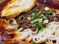 招牌传统麻辣面-聚合鑫东北熏酱熟食麻辣面(长阳店)