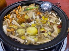 -菌之家·专业纯野生菌火锅·特色炒菌