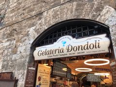 -Gelateria Dondoli