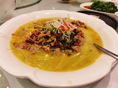 酸汤银丝肥牛-东方明珠老上海8号餐厅(东方明珠广播电视塔店)