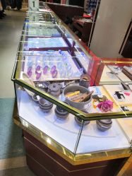 -六福珠寶(百联南方购物中心店)