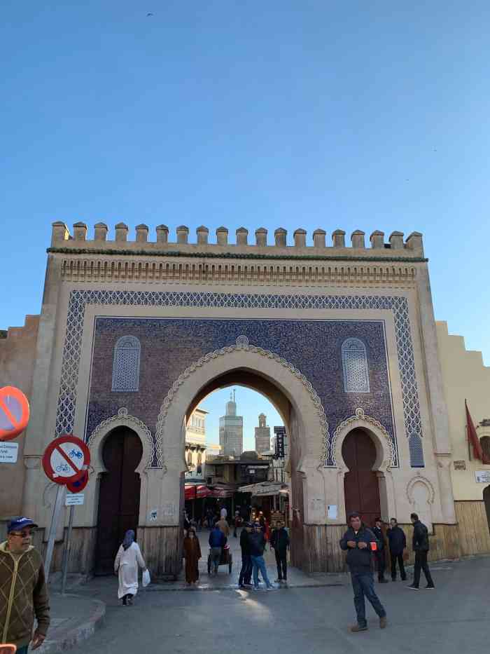 布日卢蓝门-"布日卢蓝门(bab bou jeloud."-大众点评移动版