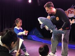 -猴有戏教育戏剧·音乐剧·主持口才·演讲朗诵辩论(环球港华师大校区)
