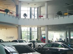 -奔驰北京极光星徽(四元桥店)