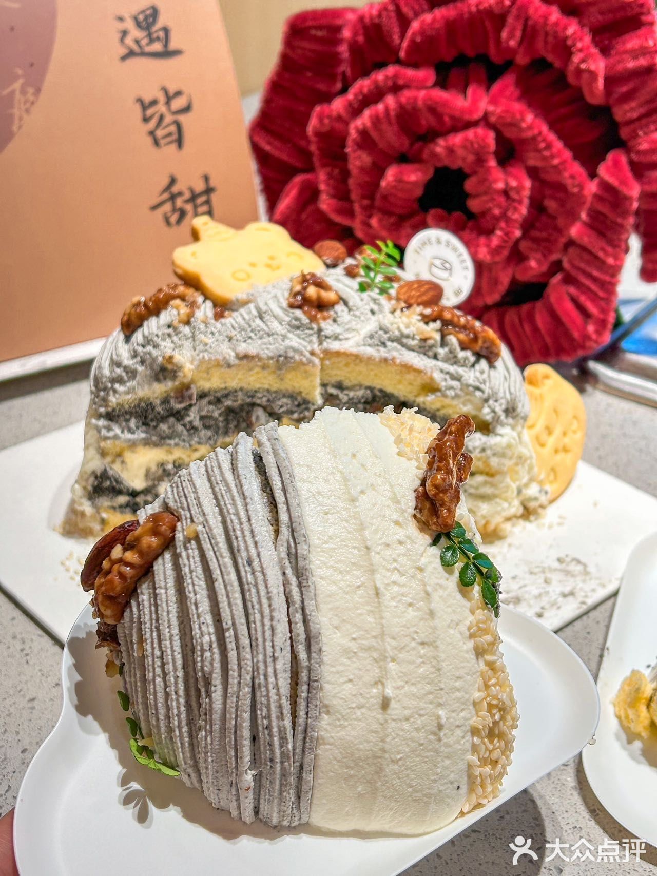 家人们！这…在海底捞过纪念日给唱生日歌🥹