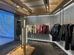 -迪桑特DESCENTE(青岛山东路万象城店)