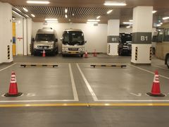 -北京财富中心-地下停车场