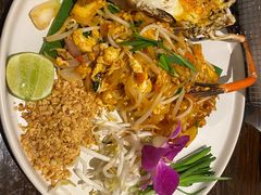 -Chom Cafe and Restaurant