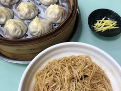 蟹黄汤包-食惠里小笼包面馆(越秀店)