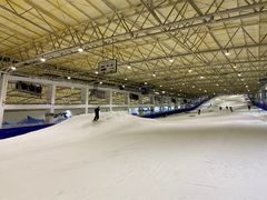 -乔波室内滑雪场