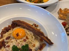 -Chom Cafe and Restaurant
