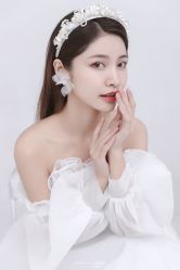 点击看大图 现代简约-挪娅婚纱摄影皇家会所
