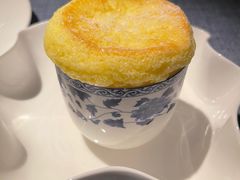 舒芙蕾佐蓝莓冰淇淋-弦月窗LUNETTE BY AMANDA(复兴路店)