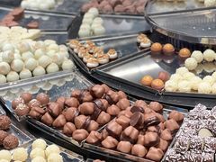 -Laderach 莱德拉(上海环贸iapm店)