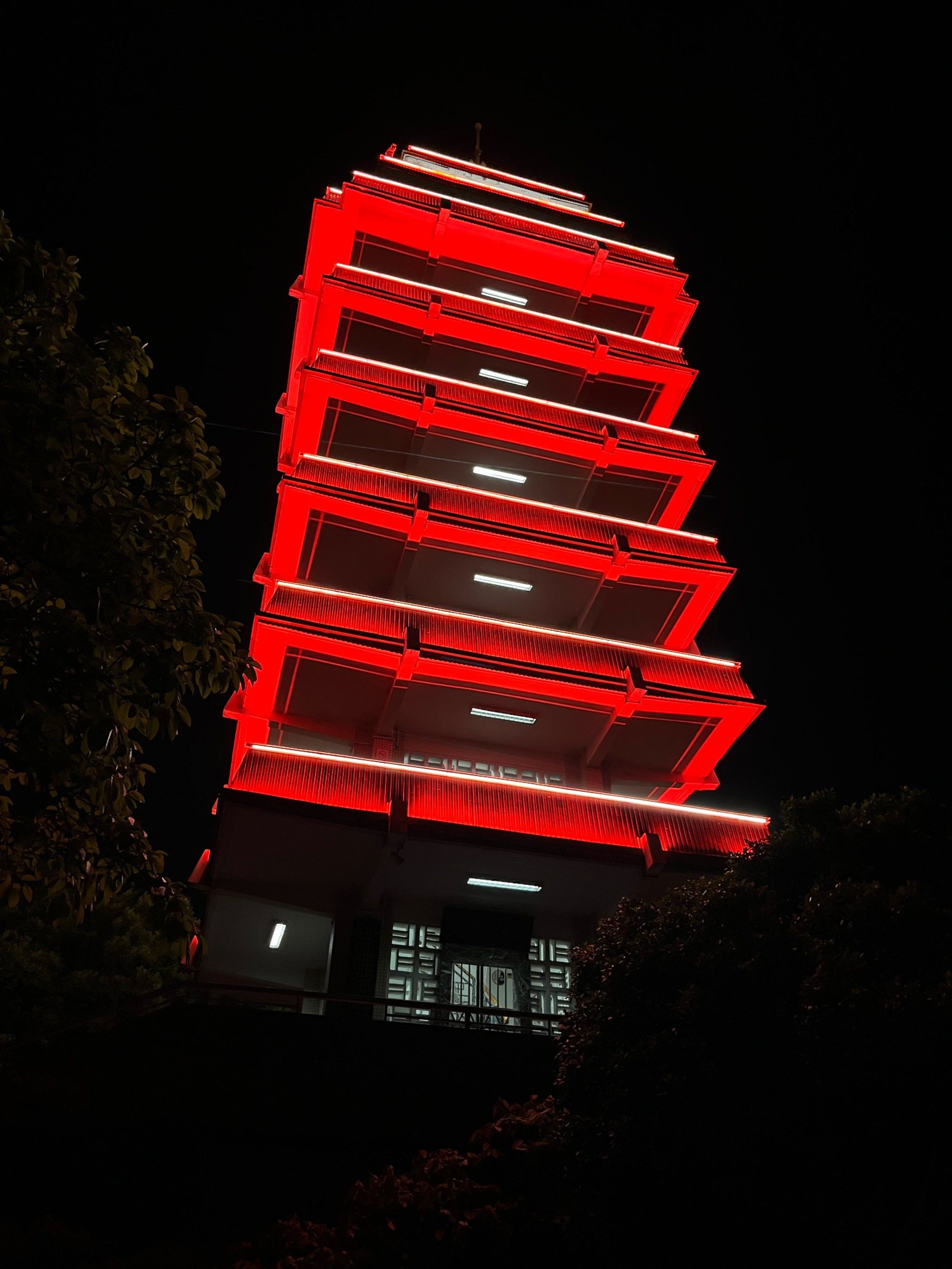 鹅岭公园瞰胜楼夜景真不错