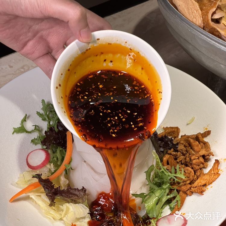 🌟一口穿越千年！在西安钟楼边博物馆 吃陕菜