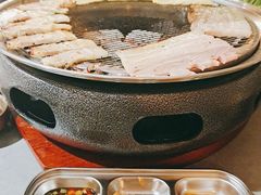 -围炉肉舍丹东海鲜烤肉·烤活鳗(步行街店)