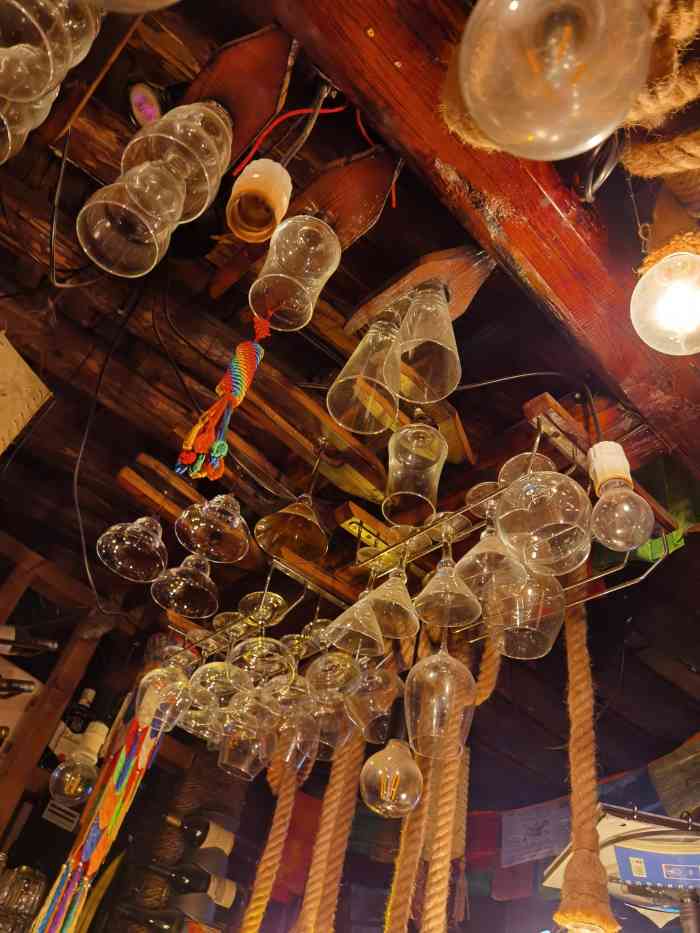 矮房子小酒吧-"[薄荷]环境:环境特别温暖,很有氛围,."-大众点评移动版