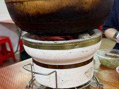 炭炉果鸡煲-威邵鸡煲(西华路总店)
