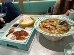 -姚姚酸菜鱼·金戈戈香港豉油鸡(喜荟城联名店)
