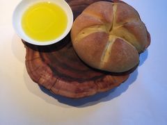 餐前小吃及面包-AZUR聚(香格里拉饭店)