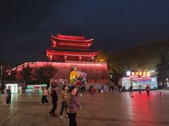 -巴陵广场