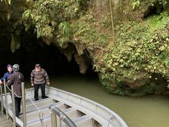 -怀托摩萤火虫洞