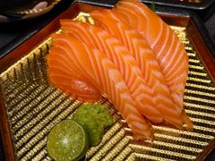 -铭牛烧肉·和牛海鲜自助(高新月牙湖店)