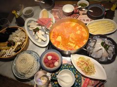 -尚尚仙·酸汤猪手·猪肚鸡火锅(华联万柳购物中心店)