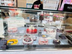 面包甜点陈列柜-哈根达斯(赛特奥莱店)