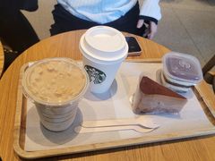 -星巴克臻选(上海中环广场2F店)