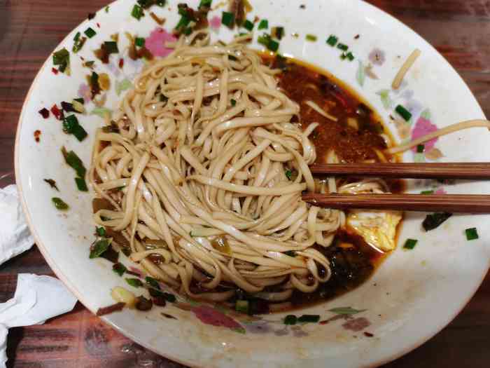 阿二面馆-"[薄荷]环境:堂食的人比较多,基本需要."-大众点评移动版