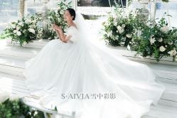 -雪中彩影婚纱摄影·微光艺术中心