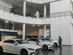 -奔驰北京极光星徽(四元桥店)