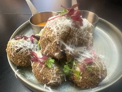 空气黑豆腐丸子-Ameigo梅果·云贵川bistro(长宁来福士店)