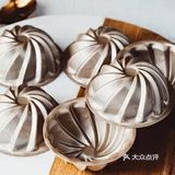 这块发糕，口感湿润柔软，材料拌一拌就好啦~还不需要烤箱哦！