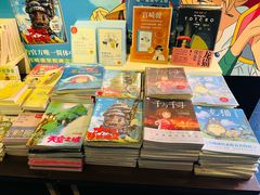 -钟书阁(松江泰晤士小镇店)