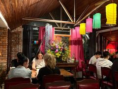 -Cuc Gach Quan Restaurant