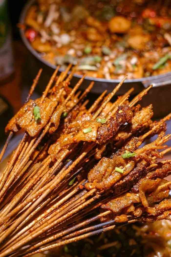 hes何师烧烤(青羊大道光华时尚店)