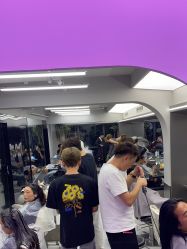 -宫铭烫发染发接发店