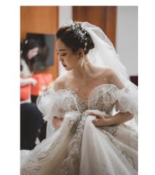 -艾米丽婚纱礼服