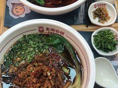 -呷佬·长沙手工米粉(金沙江路店)