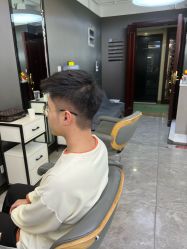 -藤野造型烫发染发