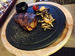 -恰餐厅及酒吧 CHAR Bar & Grill (北京丽都皇冠假日店)