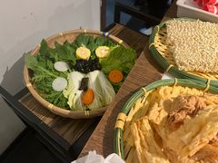 -尚尚仙·酸汤猪手·猪肚鸡火锅(华联万柳购物中心店)