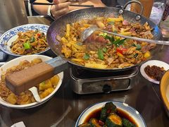 -富正毅三下锅·湘西韵味(天门山索道店)