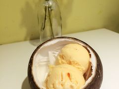 -志龙皇冠吃货椰子铺