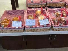 -红宝石·鲜奶小方·海派西点房(南丹店)