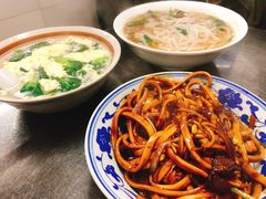 -珠宝街老左杂酱面馆