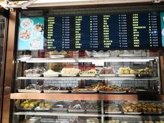 面包甜点陈列柜-护国寺小吃(安定门店)